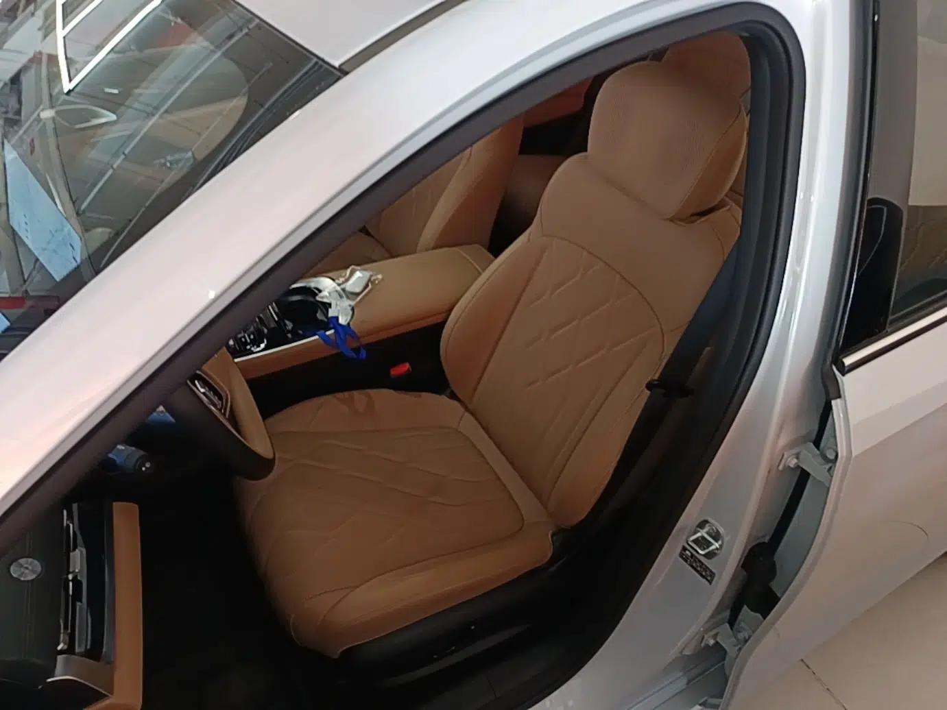 Geely Galaxy A7 2025 Model EM-i 150km Starship Edition — миниатюра 17