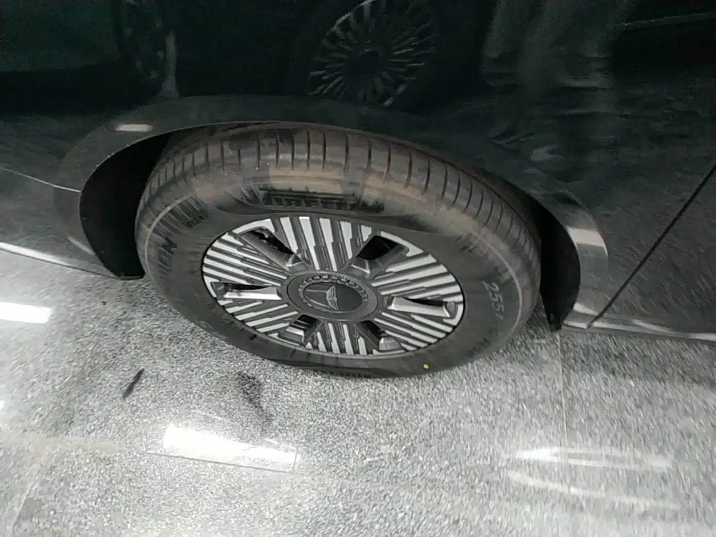 Geely Galaxy LEVC L380 2025 825 km Extraordinary Edition — миниатюра 16