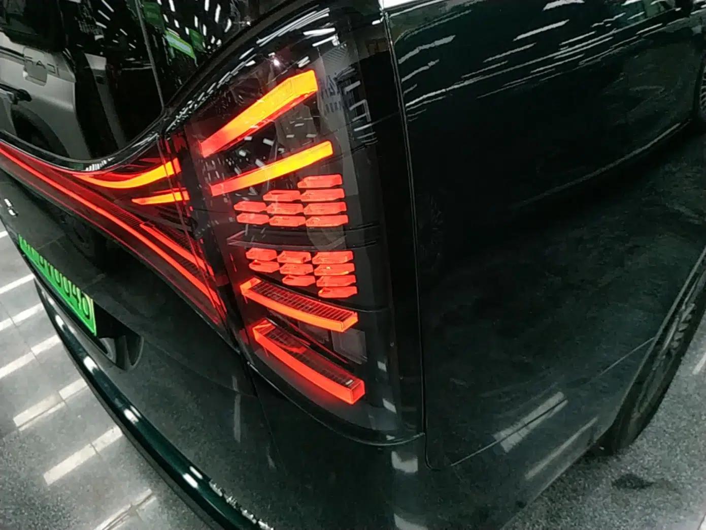 Geely Galaxy LEVC L380 2025 825 km Extraordinary Edition — миниатюра 9