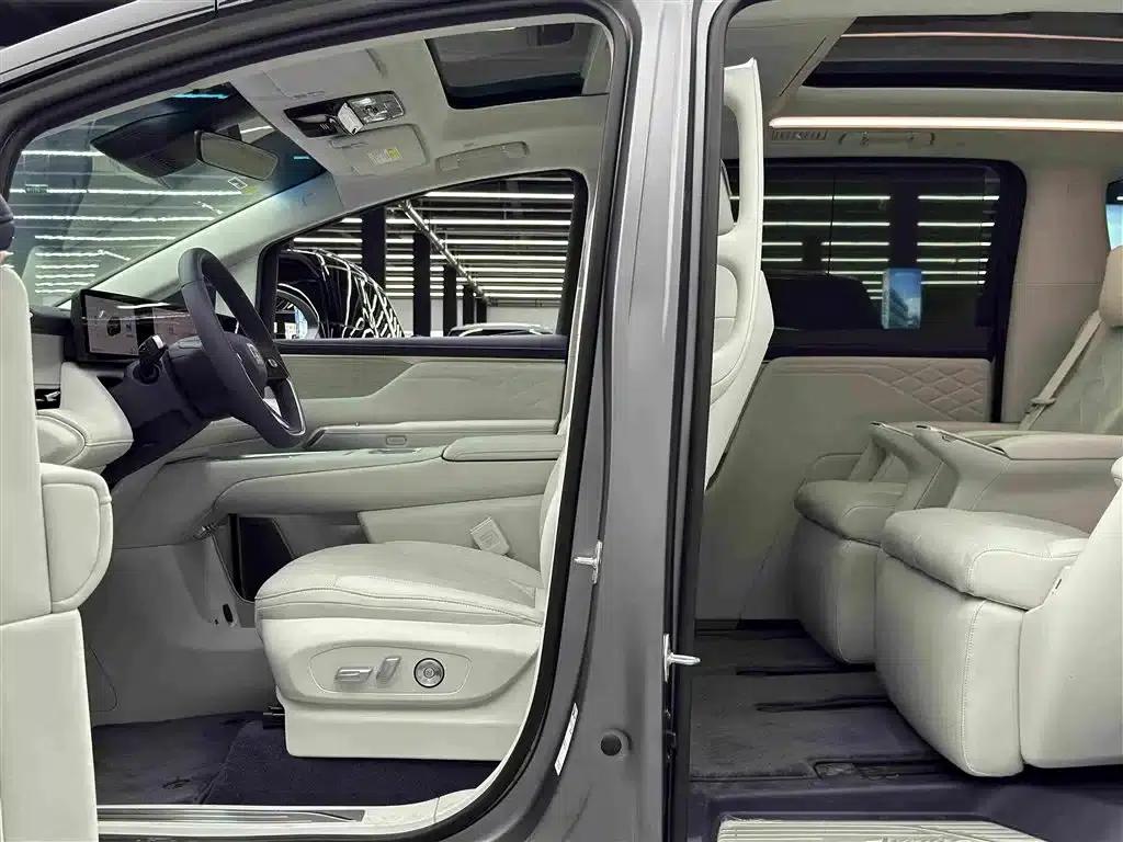 Buick Ultimate Family 2026 Pure Electric Luxury Edition — миниатюра 8