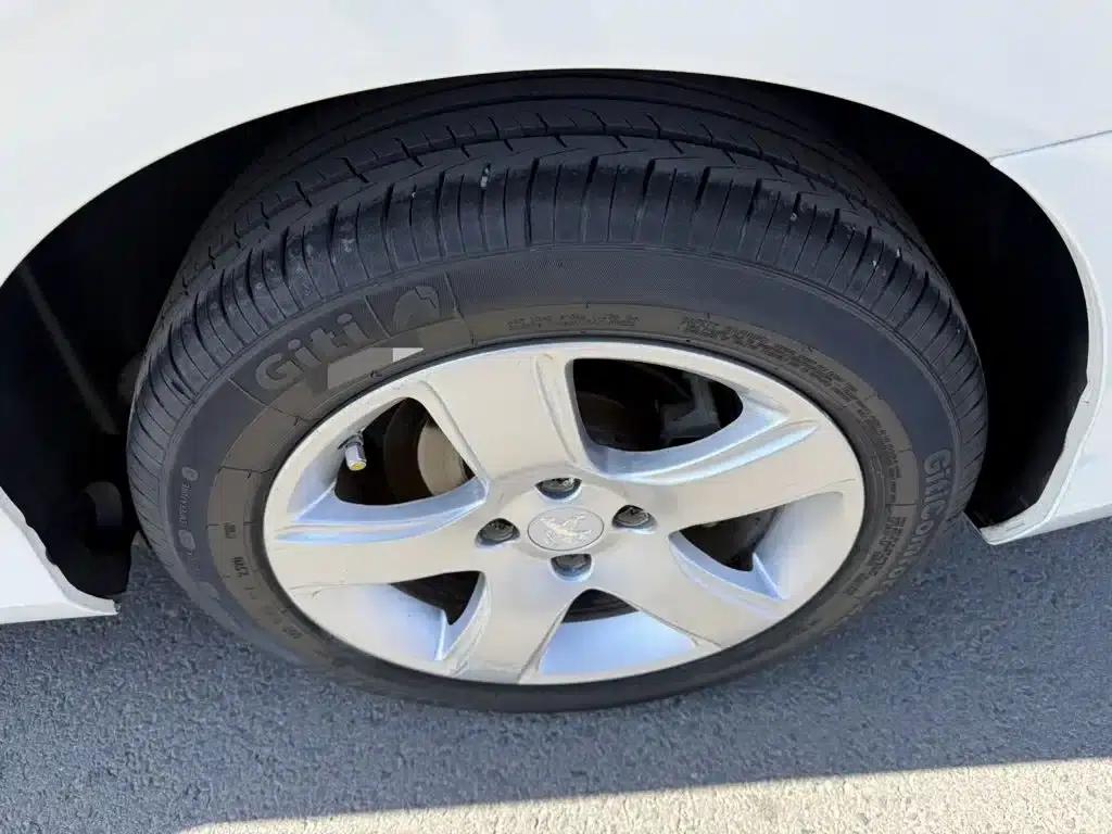 Peugeot 308 2013 1.6L Manual Premium Edition — миниатюра 9