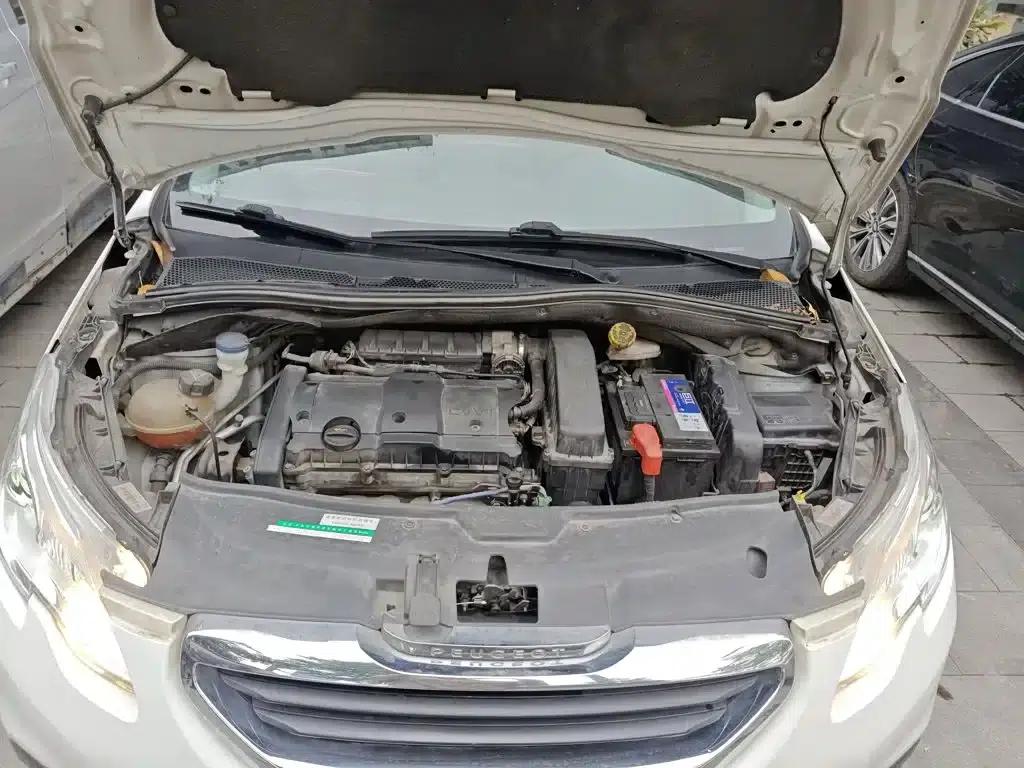 Peugeot 2008 2014 Model 1.6L Automatic Trend Edition — миниатюра 16