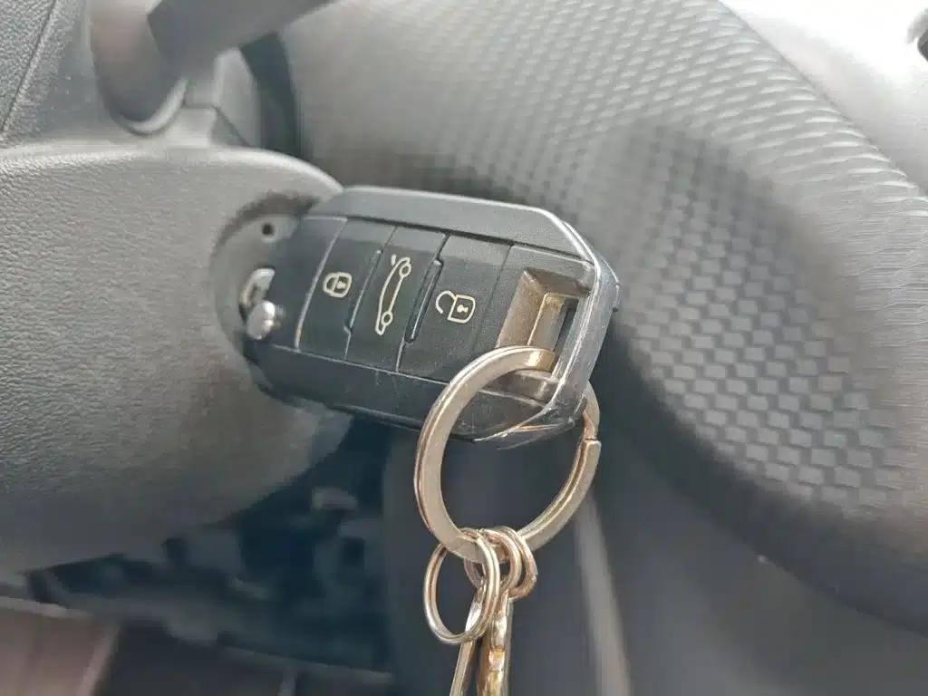 Peugeot 2008 2014 Model 1.6L Automatic Trend Edition — миниатюра 17