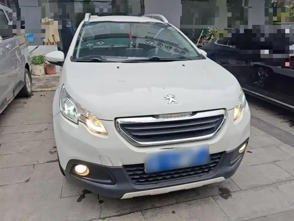 Peugeot 2008 2014 Model 1.6L Automatic Trend Edition — миниатюра 3