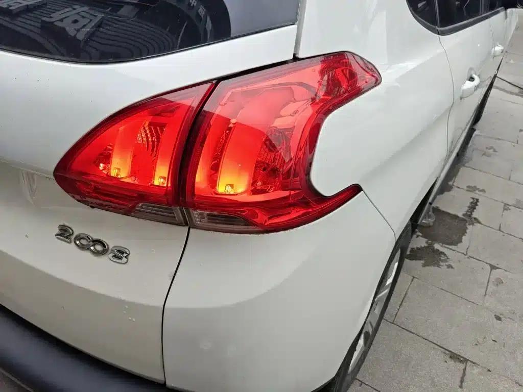 Peugeot 2008 2014 Model 1.6L Automatic Trend Edition — миниатюра 24