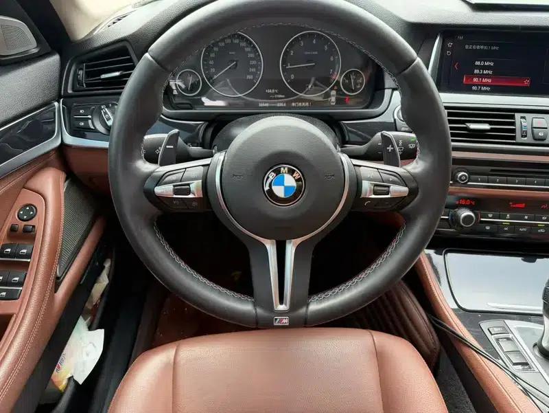 BMW 5 Series 2017 520Li Elegant Edition — миниатюра 7