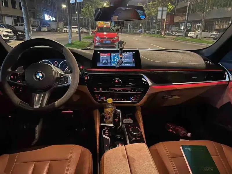 2018 BMW 5 Series 530Li Leading Edition M Sport Package — миниатюра 7