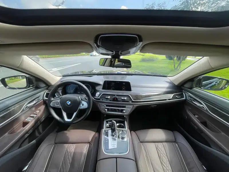 2018 BMW 7 Series 740Li Leading Edition M Sport Package — миниатюра 14