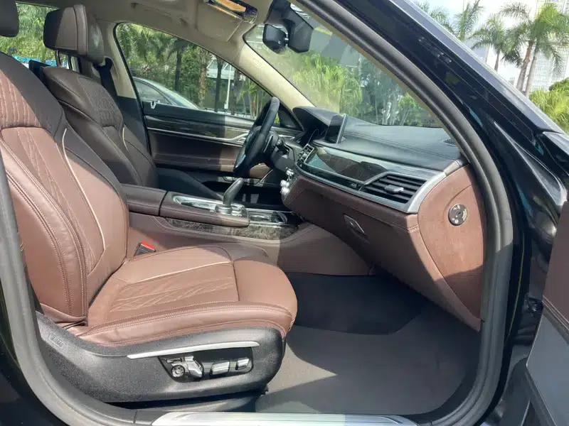 2018 BMW 7 Series 740Li Leading Edition M Sport Package — миниатюра 19