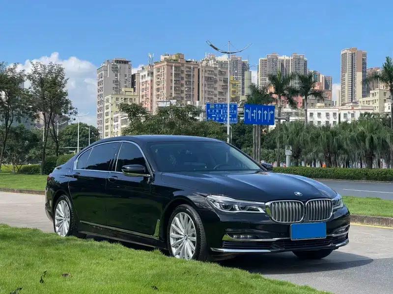 2018 BMW 7 Series 740Li Leading Edition M Sport Package — миниатюра 3