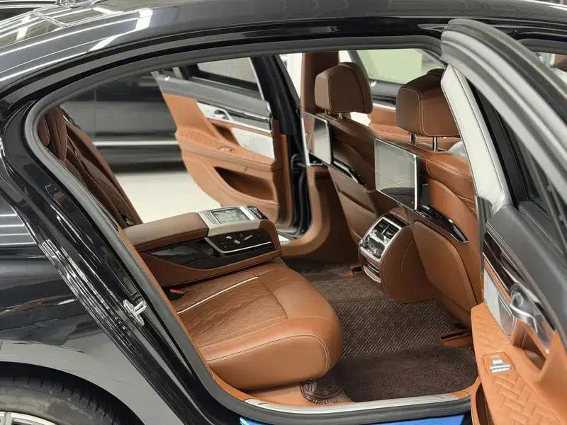 2019 BMW 7 Series Facelift 740Li xDrive Executive M Sport Package — миниатюра 17