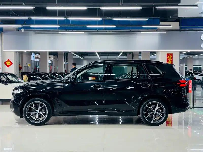 BMW X5 2025 xDrive30Li M Sport Shadow Edition — миниатюра 3