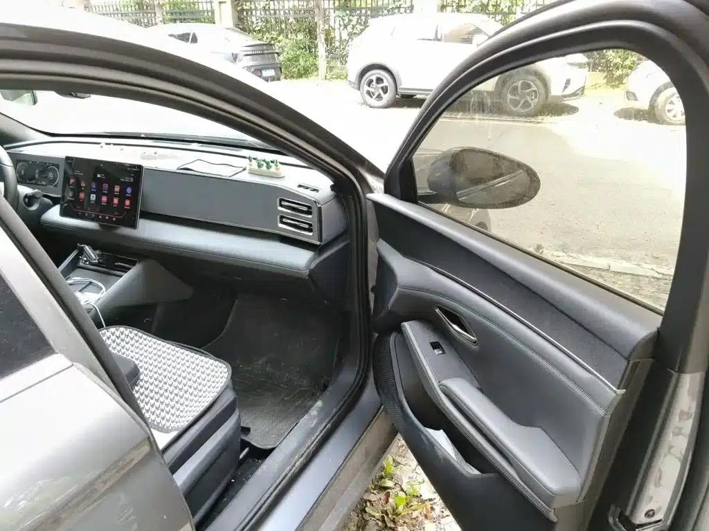 Qin L 2024 DM-i 120KM Leading Edition — миниатюра 22