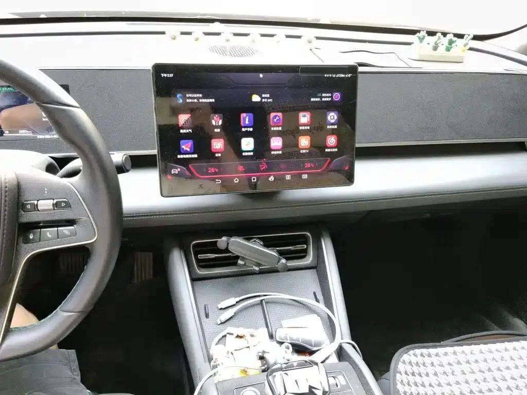 Qin L 2024 DM-i 120KM Leading Edition — миниатюра 10