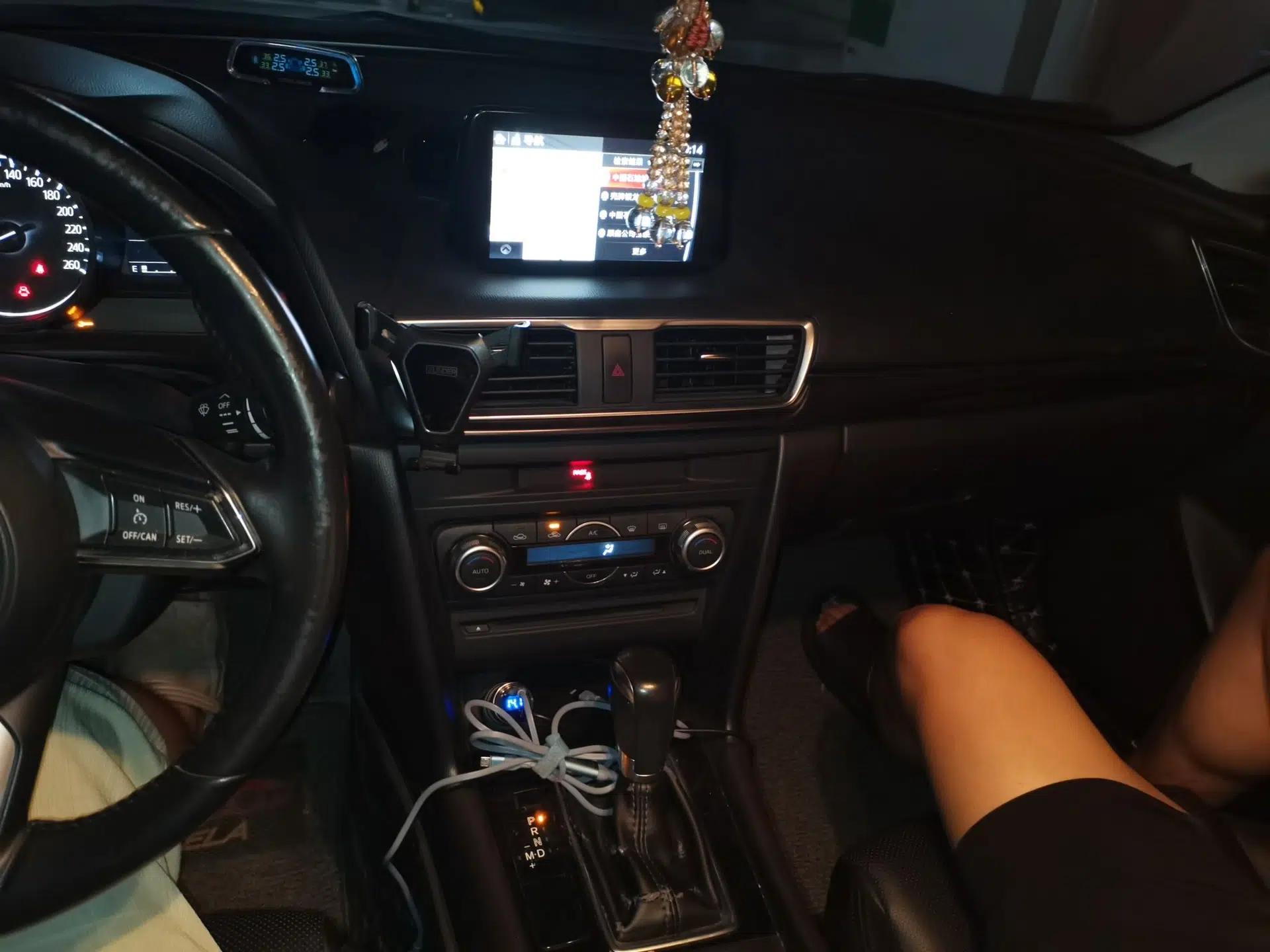 Mazda 3 Axela 2017 Sedan 2.0L Automatic Prestige Model China VI Standard — миниатюра 13