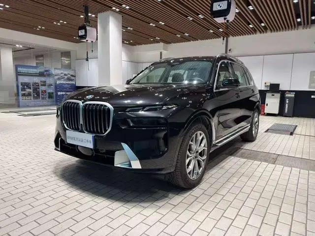 BMW X7 2024 xDrive40i Leading Luxury Package 7-seater