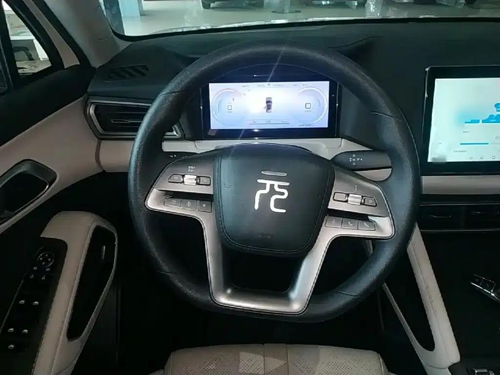 Yuan UP 2025 301KM Navigator — миниатюра 11