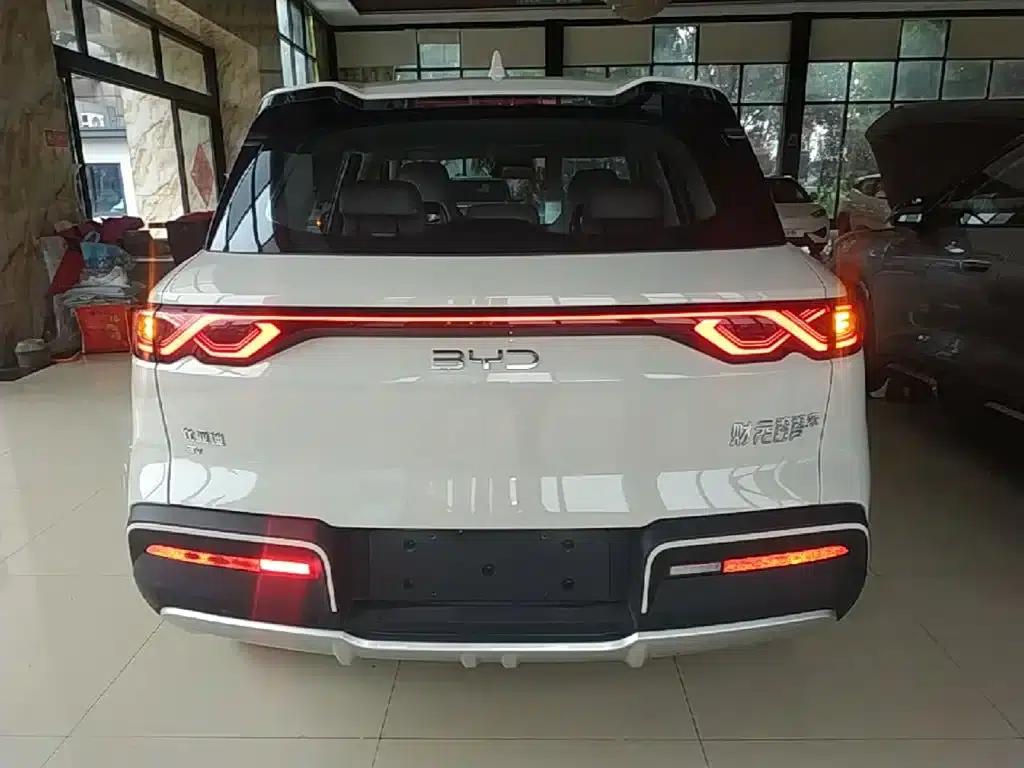 Yuan UP 2025 301KM Navigator — миниатюра 6