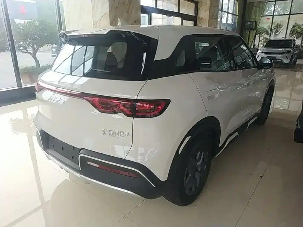 Yuan UP 2025 301KM Navigator — миниатюра 7