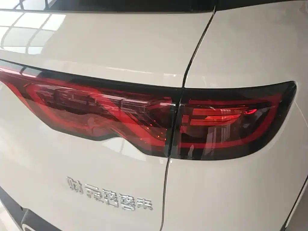 Yuan UP 2025 301KM Navigator — миниатюра 8
