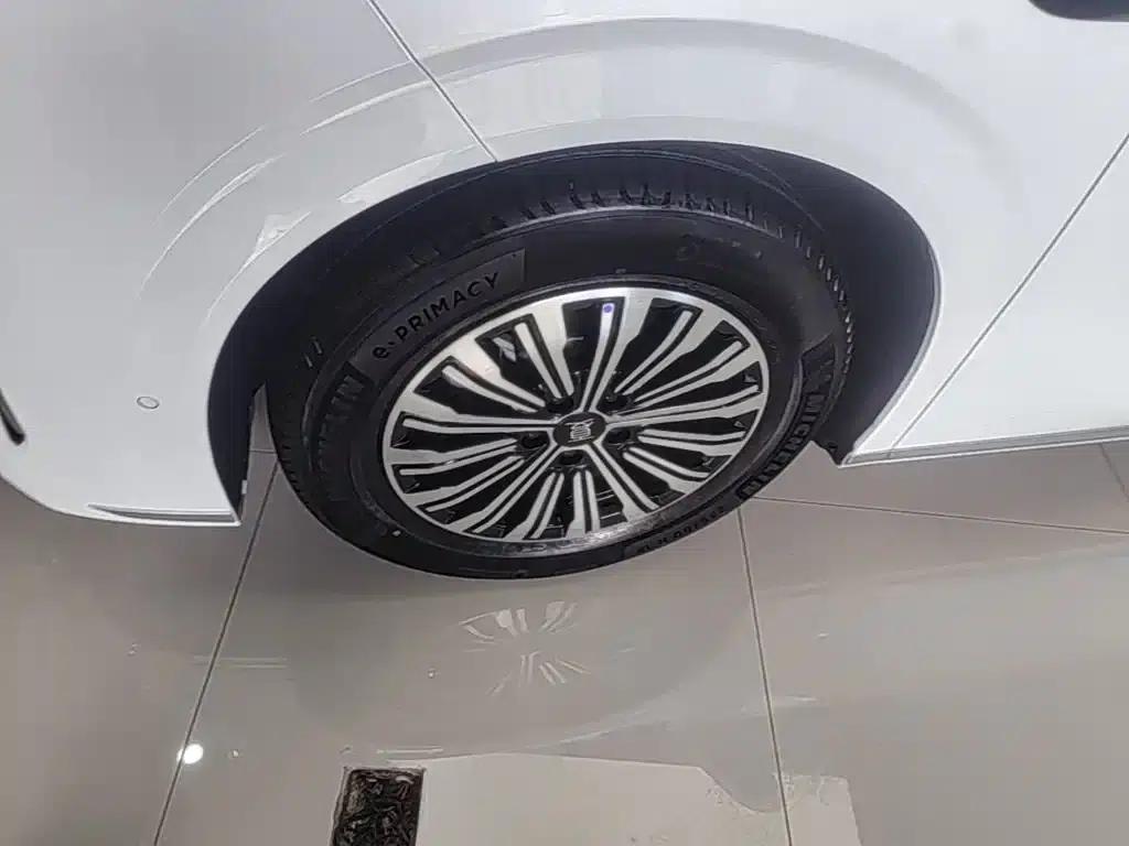 Summer 2025 DM-i 1.5T 180km/h Superior Edition — миниатюра 23