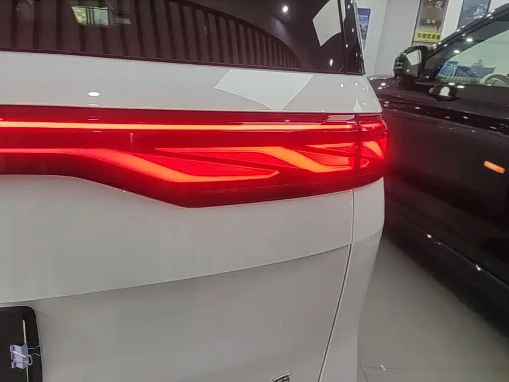 Summer 2025 DM-i 1.5T 180km/h Superior Edition — миниатюра 8