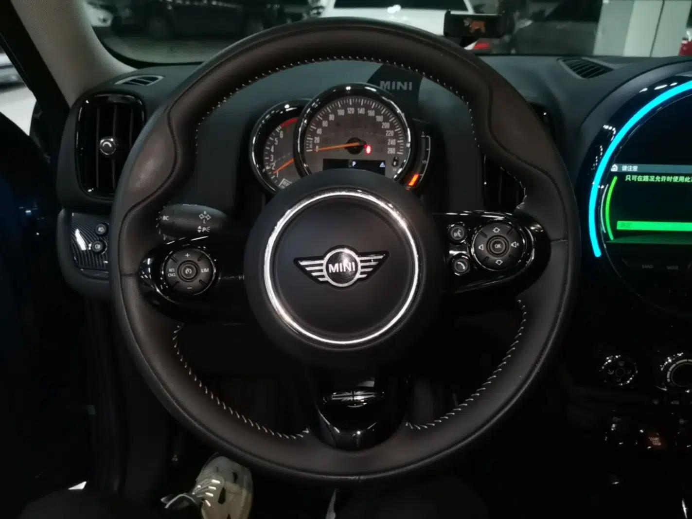 MINI Countryman 2018 1.5T COOPER ALL4 Artist — миниатюра 13