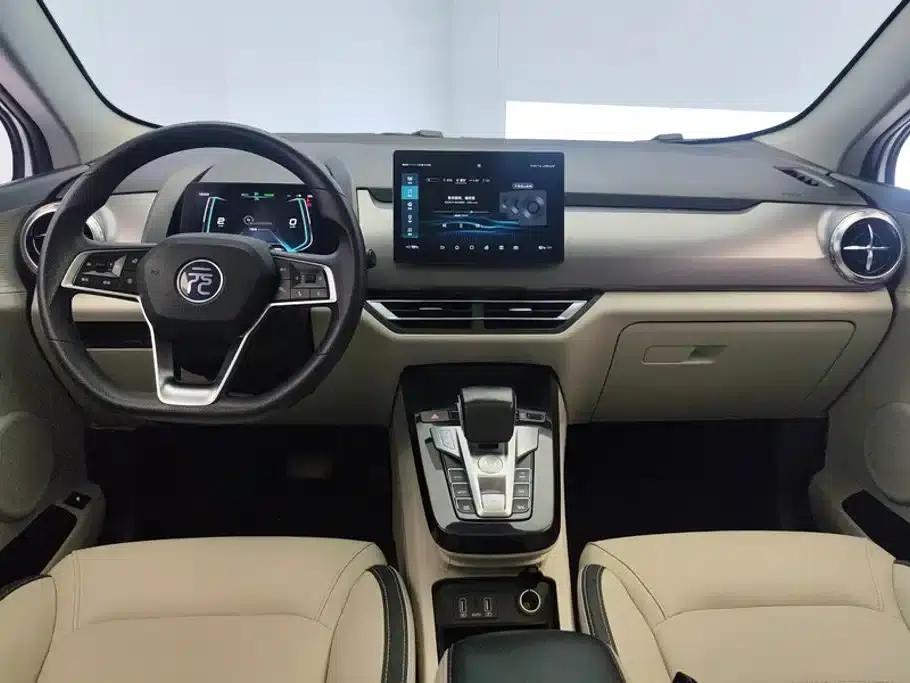 Yuan Pro 2021 401KM Premium — миниатюра 12