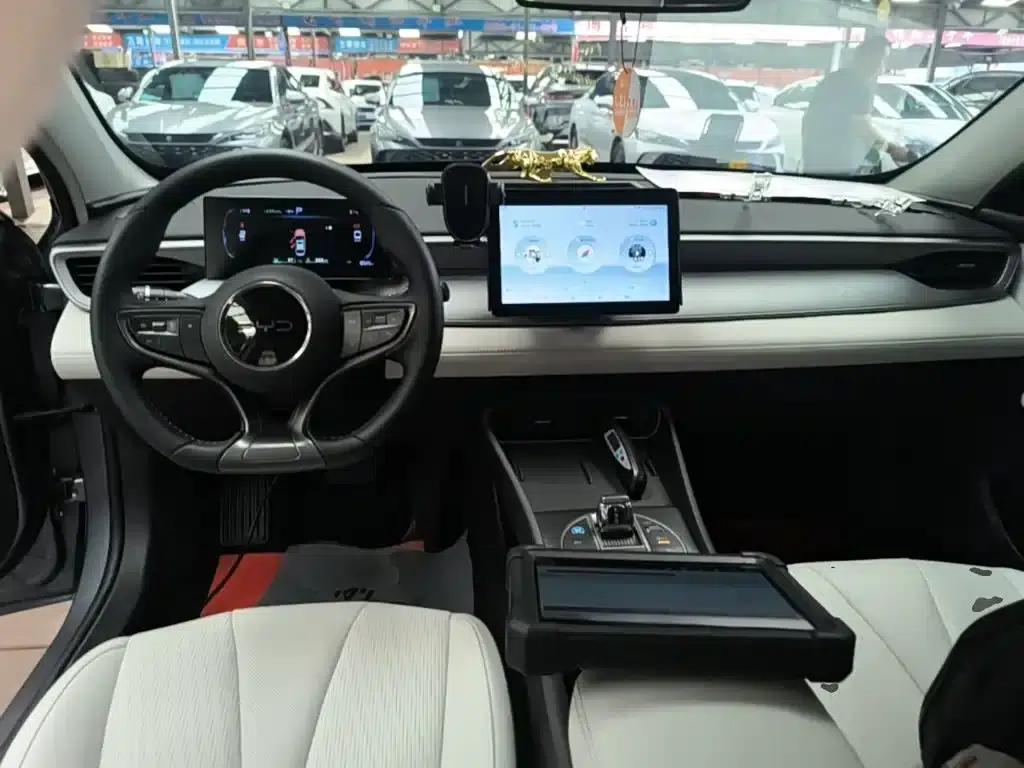 Seal 05 DM-i 2025 DM-i Intelligent Driving Edition 55KM Luxury Model — миниатюра 10