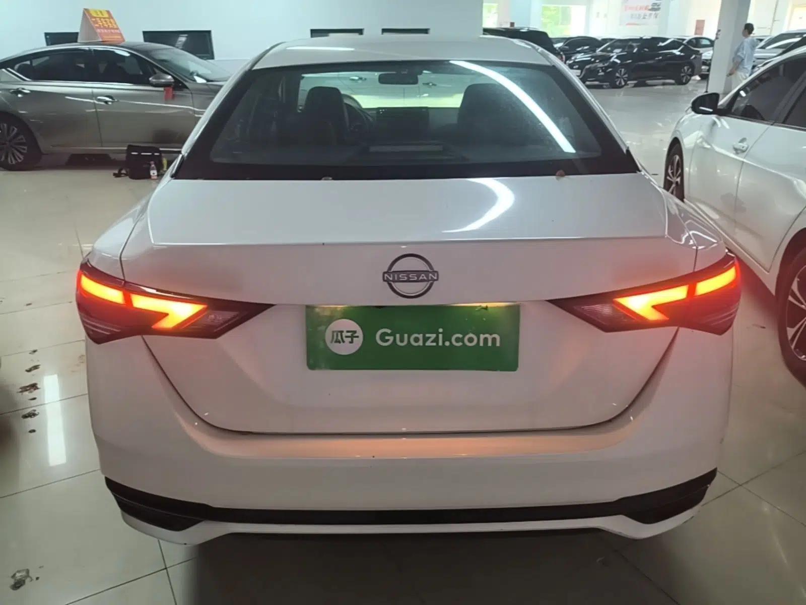 Nissan Sylphy 2023 1.6L CVT Enjoyment Edition — миниатюра 5