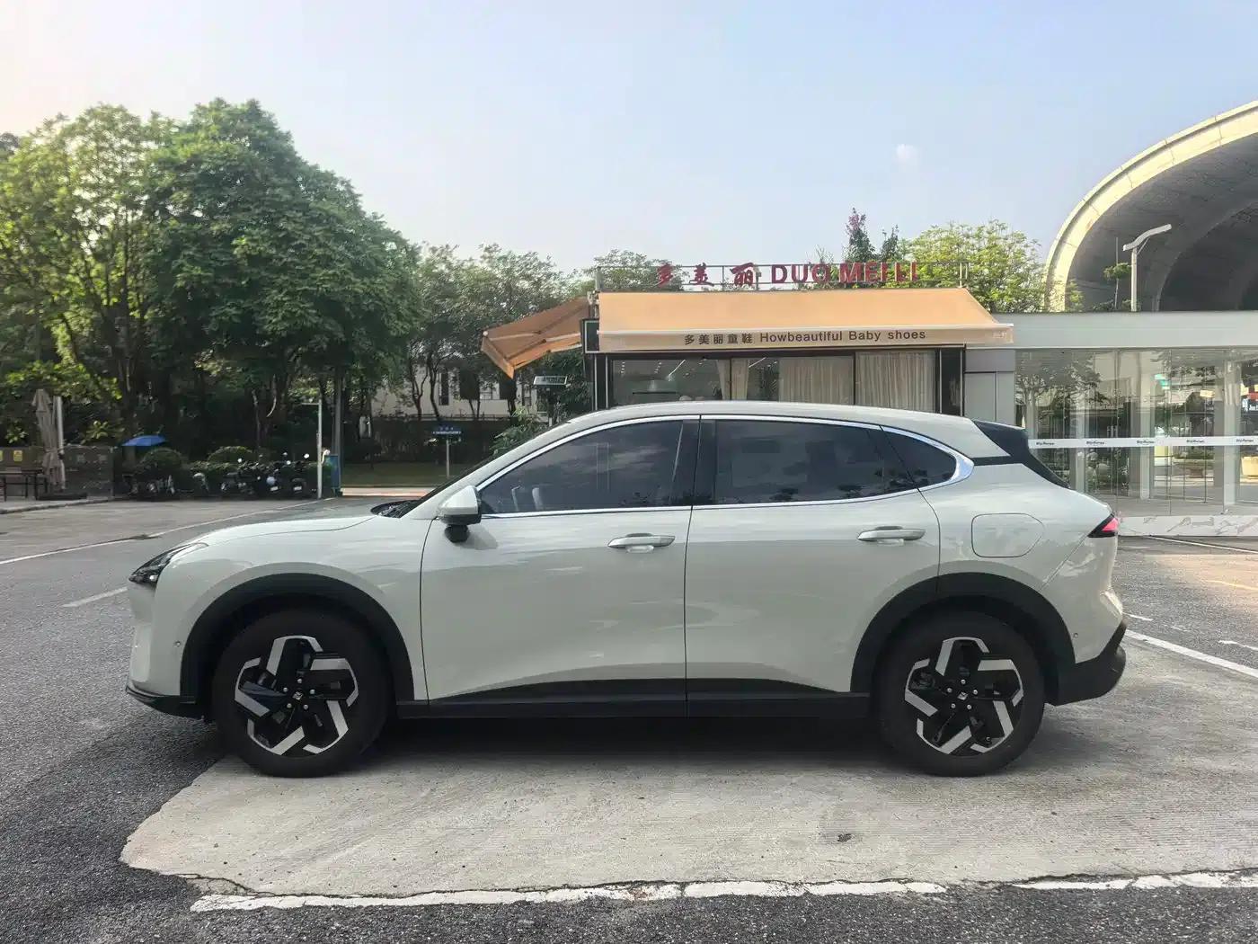 Baojun Yunhai 2024 600km Pure Electric Version — миниатюра 2