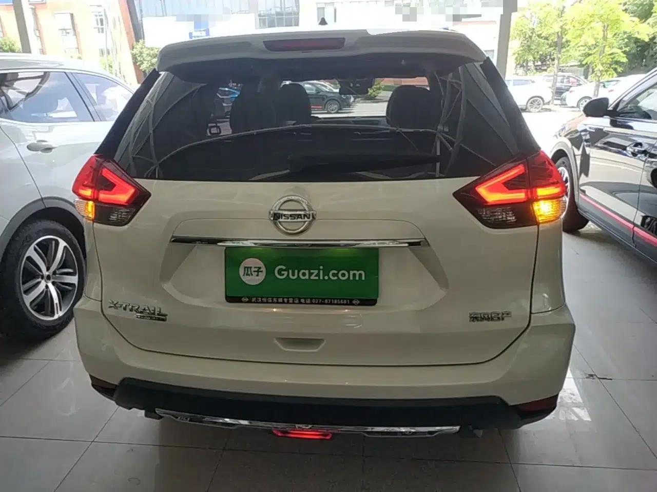 Nissan X-Trail 2022 Revised Version 2.0L Two-Wheel Drive Smart Connect & Comfort Edition — миниатюра 5