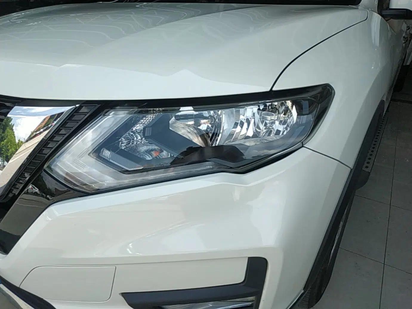Nissan X-Trail 2022 Revised Version 2.0L Two-Wheel Drive Smart Connect & Comfort Edition — миниатюра 8