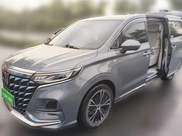 Roewe iMAX8 2023 400TGI Comfort Edition