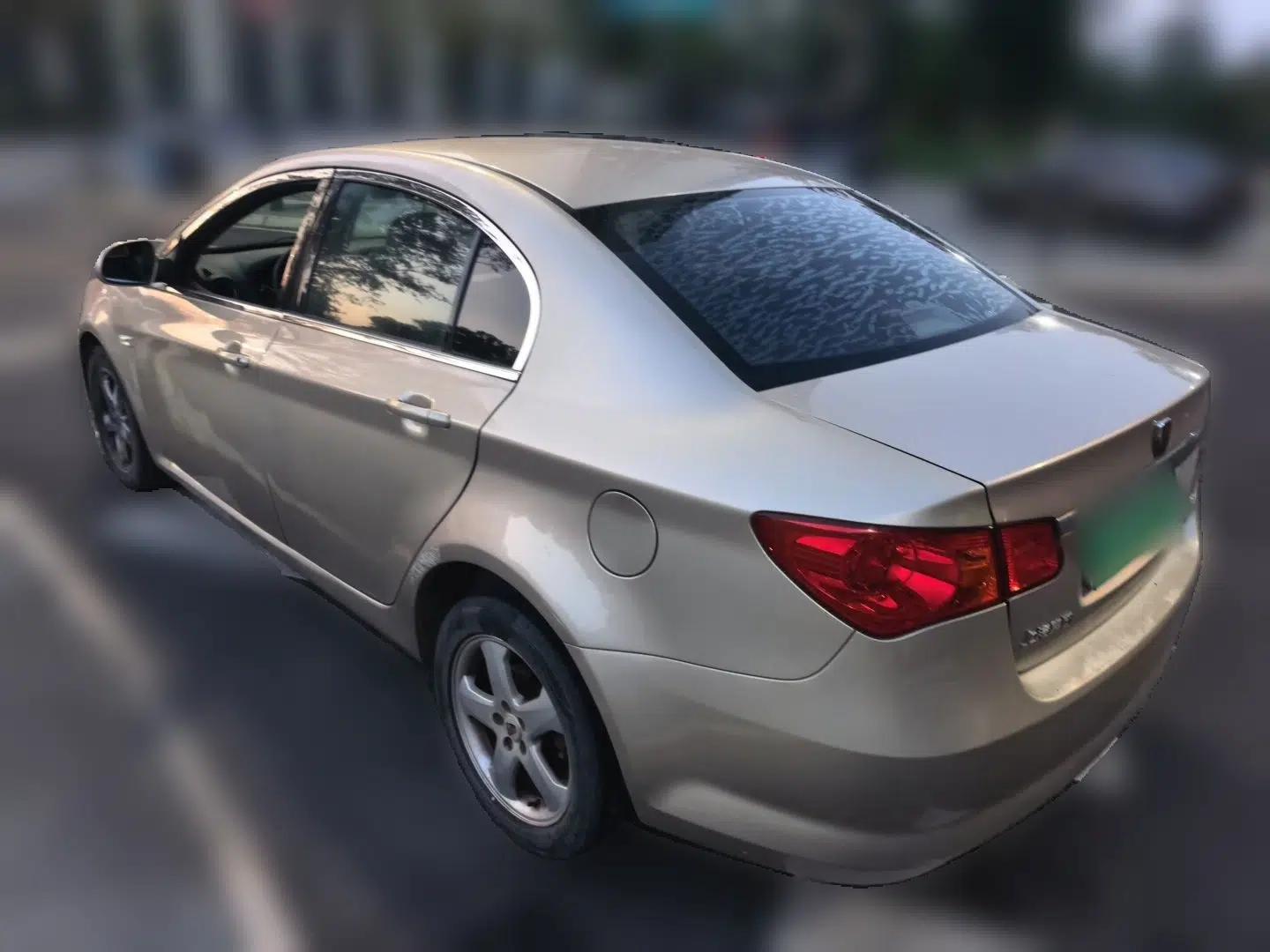 Roewe 350 2013 350C 1.5L Automatic Xunyue Edition — миниатюра 4