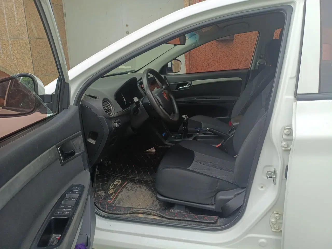 Roewe 350 2013 350S 1.5L Manual Xunchi Edition — миниатюра 16