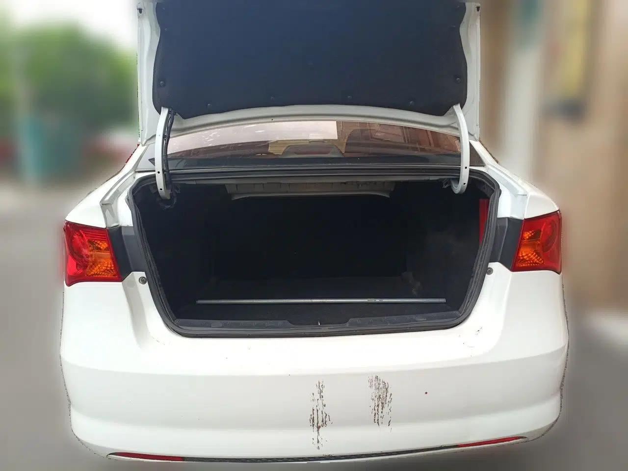 Roewe 350 2013 350S 1.5L Manual Xunchi Edition — миниатюра 19
