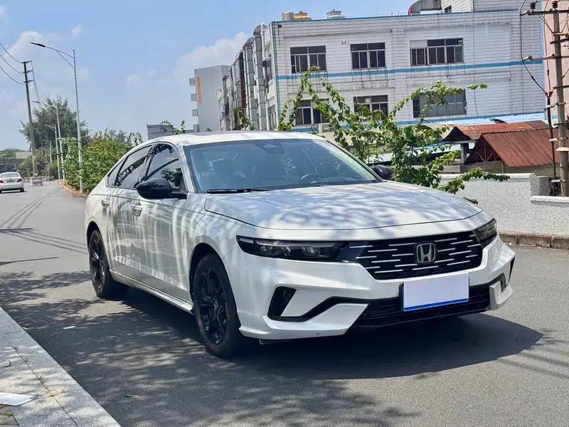 2025 Honda Accord Sport Series 260TURBO Luxury Edition — миниатюра 3