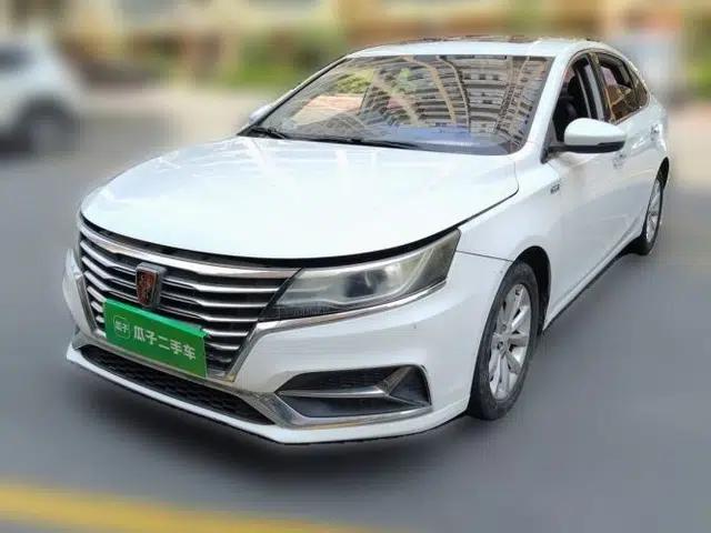 Roewe i6 New Energy 2017 45T Hybrid Connect & Smart Enjoyment Edition