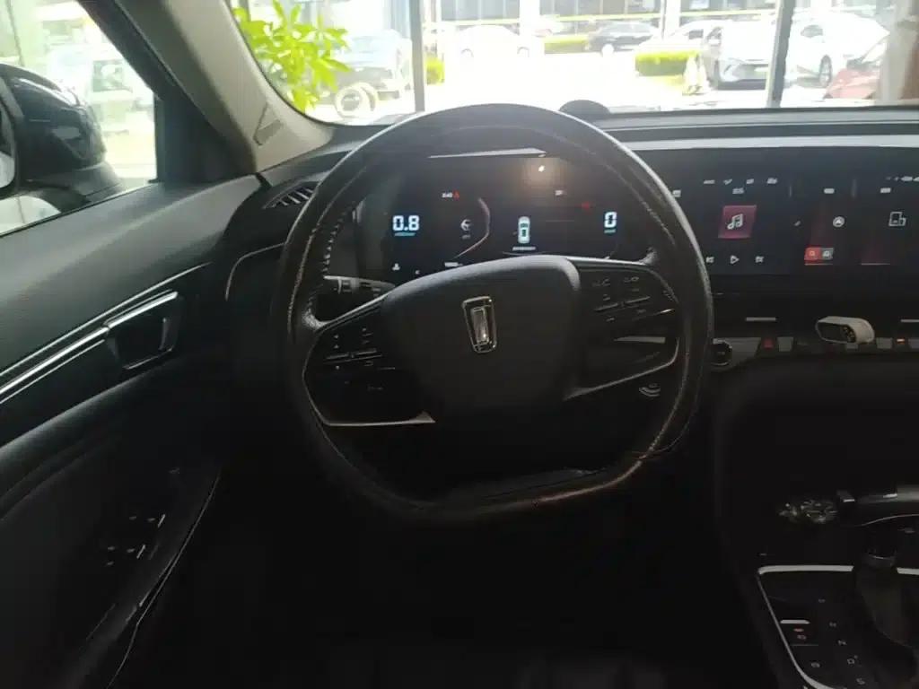 Bestune T55 2023 1.5T Automatic Leap Forward Edition — миниатюра 11
