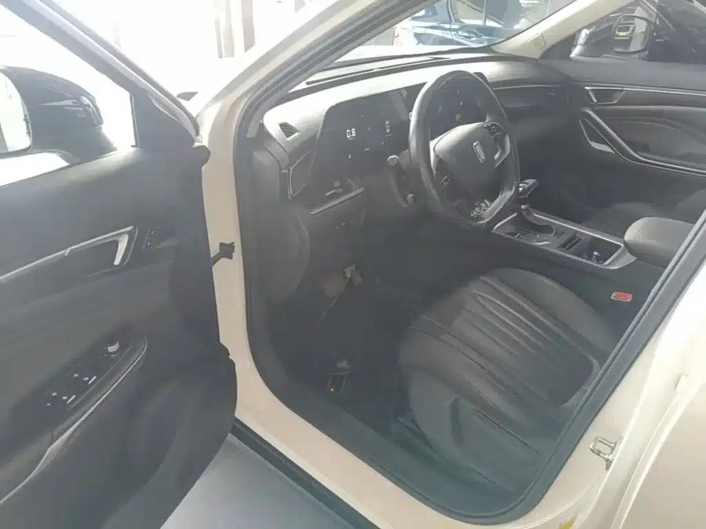 Bestune T55 2023 1.5T Automatic Leap Forward Edition — миниатюра 16