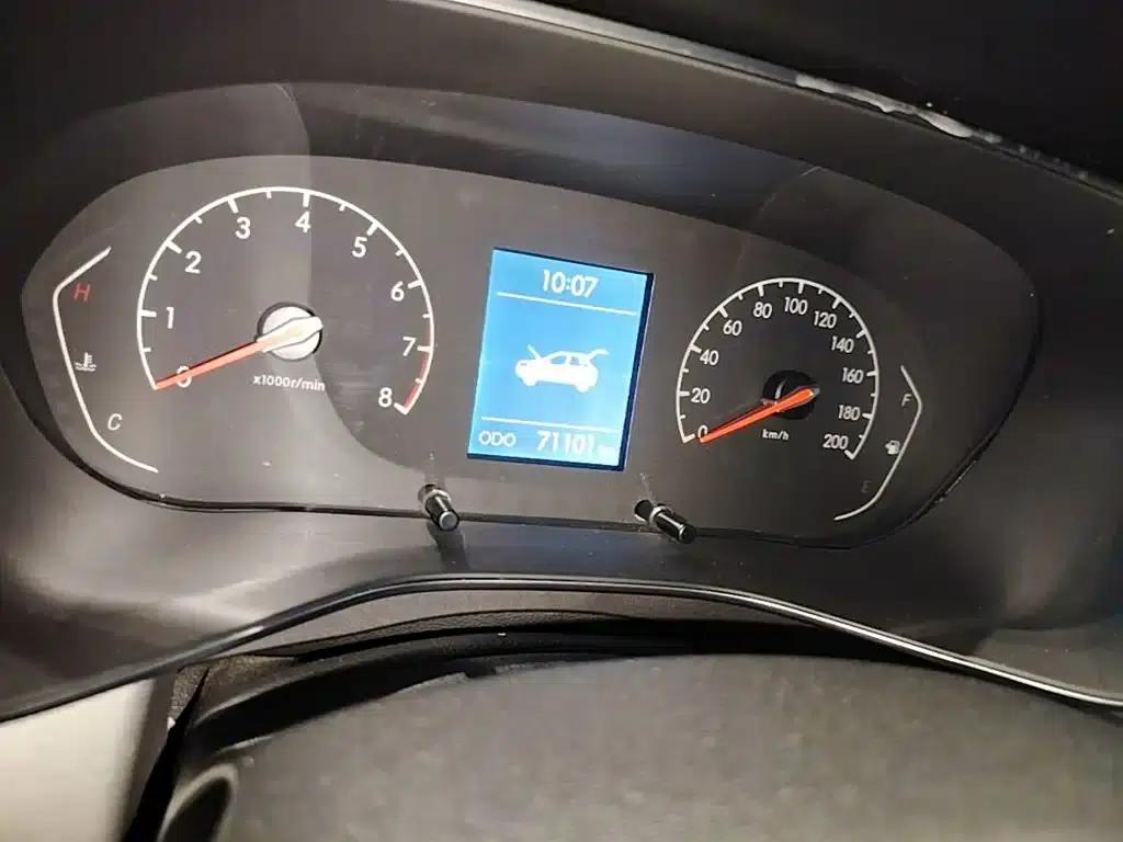 Beijing X3 2021 1.5T Manual Glory Edition — миниатюра 12