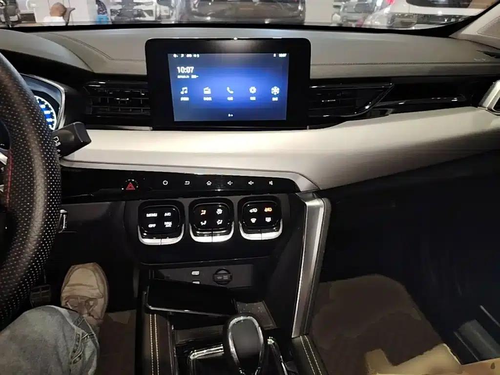 Beijing X3 2021 1.5T Manual Glory Edition — миниатюра 10