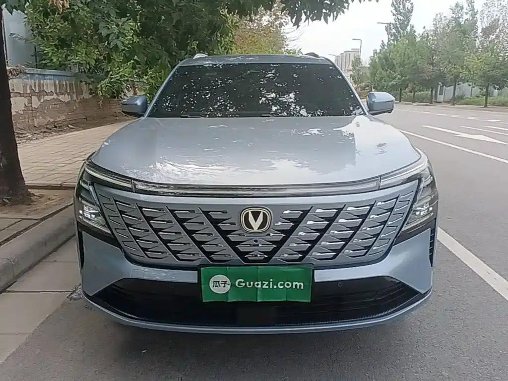 Changan CS75PLUS 2025 Fourth Generation 1.5T New Blue Whale Smart Flagship Edition — миниатюра 3