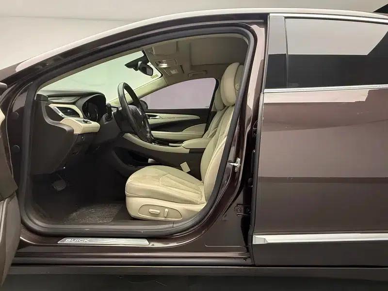 Buick LaCrosse 2018 30H Elite — миниатюра 17