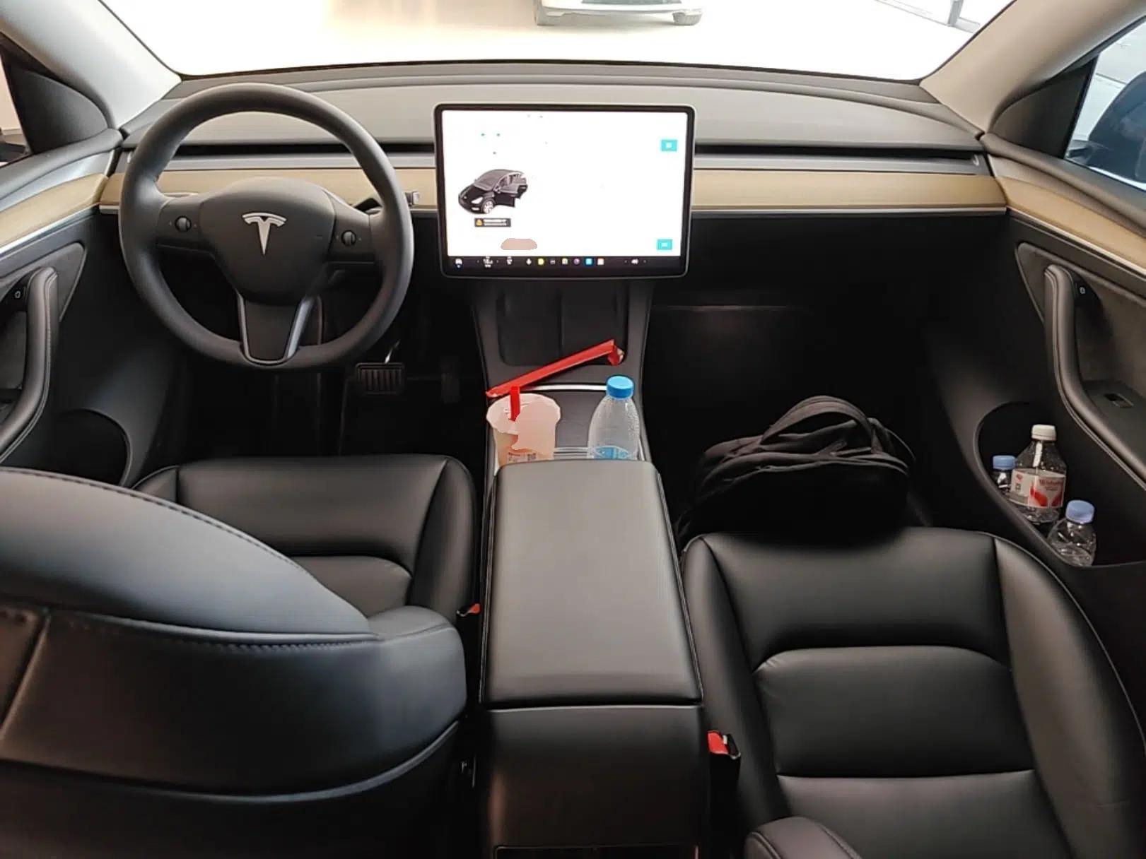 Tesla Model Y 2022 Revised Version Rear-Wheel Drive — миниатюра 17