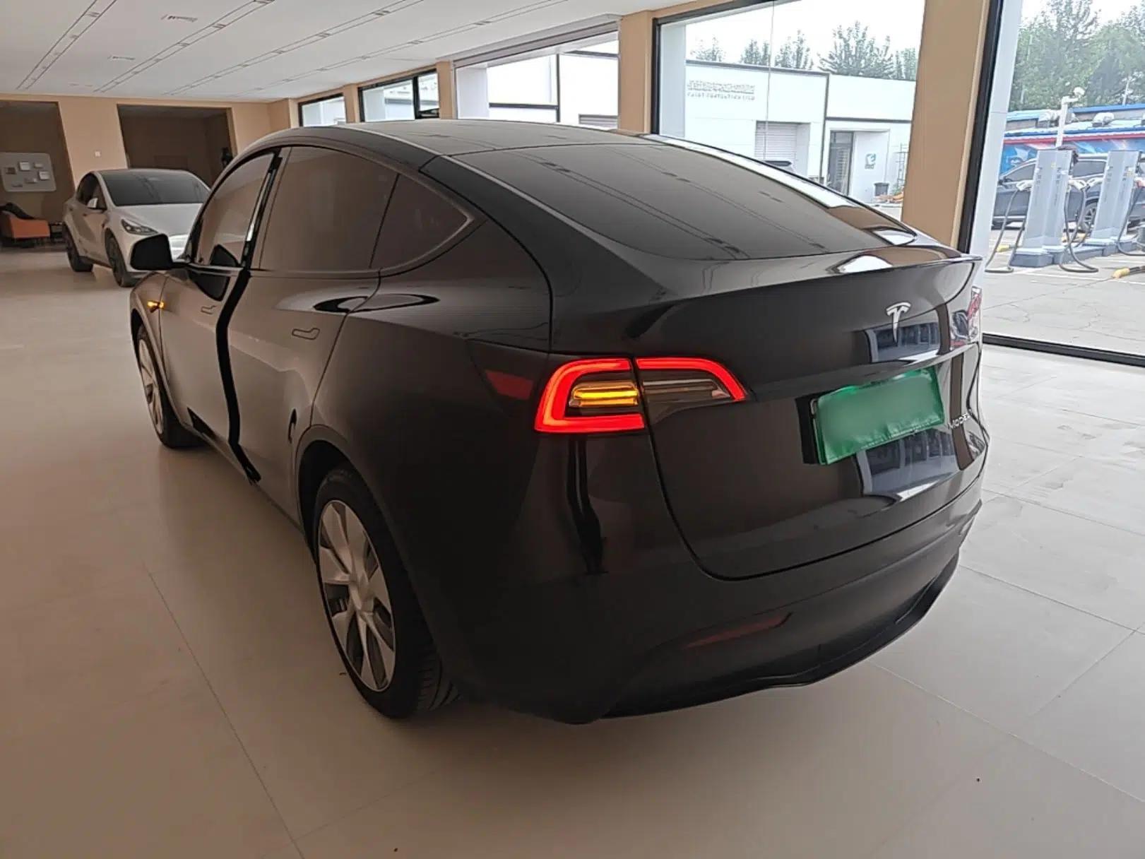 Tesla Model Y 2022 Revised Version Rear-Wheel Drive — миниатюра 4