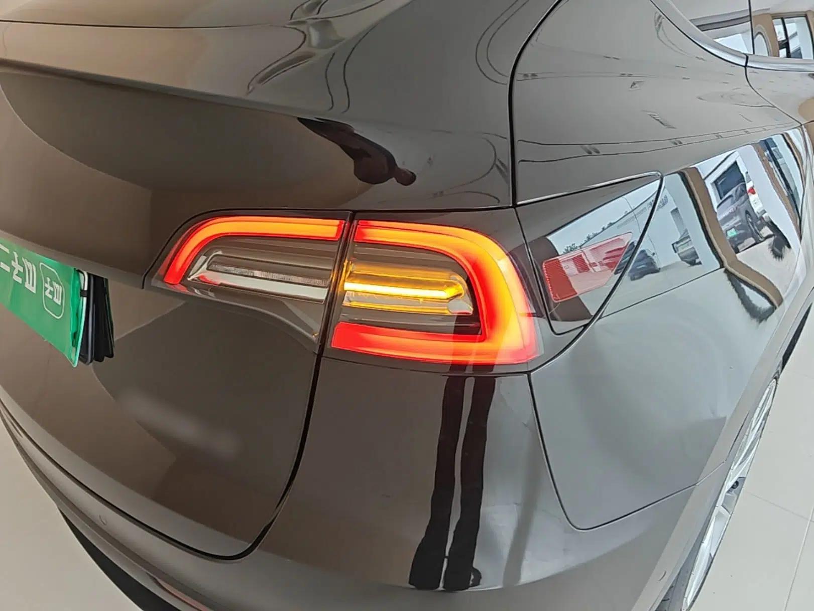 Tesla Model Y 2022 Revised Version Rear-Wheel Drive — миниатюра 9