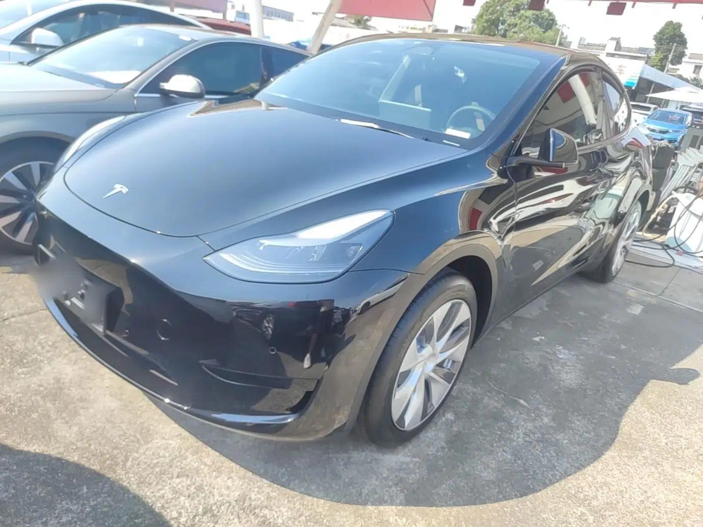 Tesla Model Y 2022 Revised Version Rear-Wheel Drive — миниатюра 1