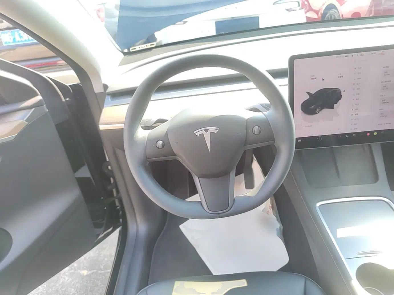 Tesla Model Y 2022 Revised Version Rear-Wheel Drive — миниатюра 13